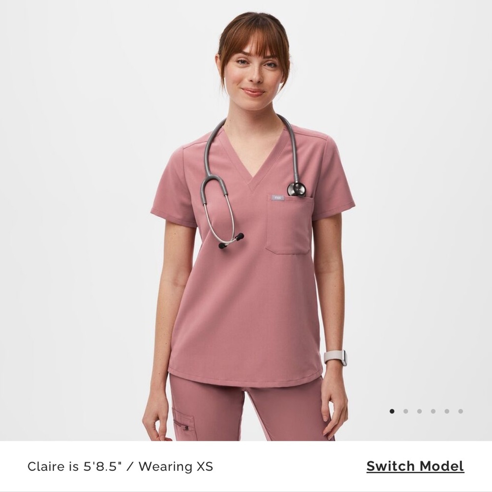 women's Mauve Catarina™ - One-Pocket Scrub Top - Medium